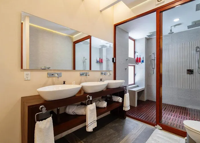 Pousada 9br Luxury Aldea Zama, Private Pools & Gym! Tulum