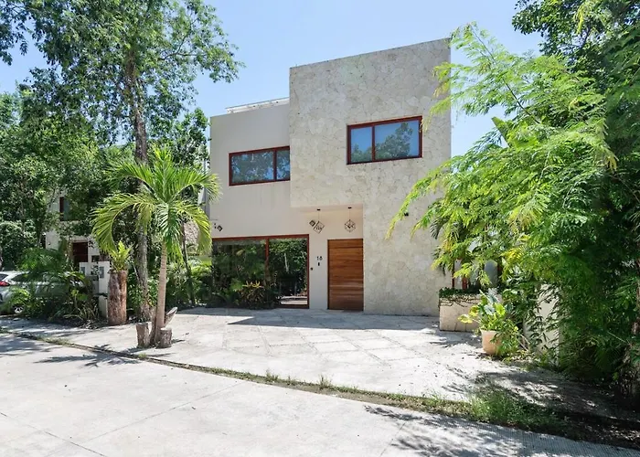 Pousada 9br Luxury Aldea Zama, Private Pools & Gym! Tulum